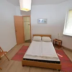 Retreat With Garden Views Appartement *