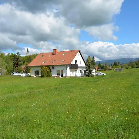 Retreat With Garden Views Dolni Lanov