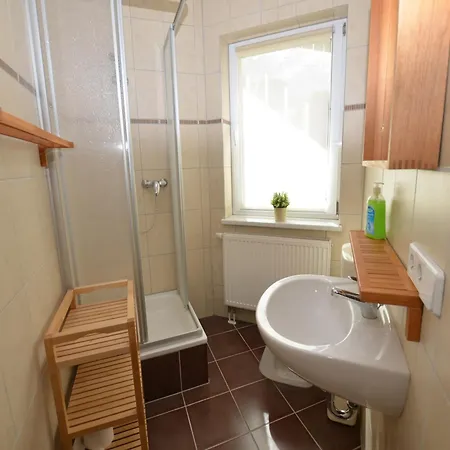 Retreat With Garden Views Appartement Dolni Lanov