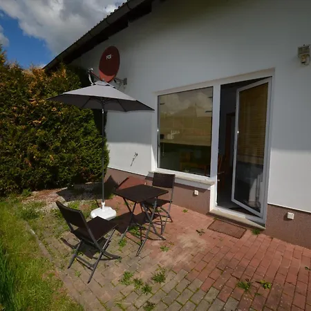 Retreat With Garden Views Apartament *