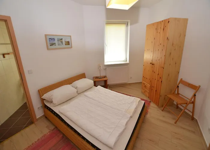 Apartament Retreat With Garden Views Dolni Lanov