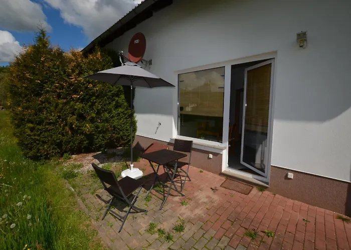Retreat With Garden Views アパート *
